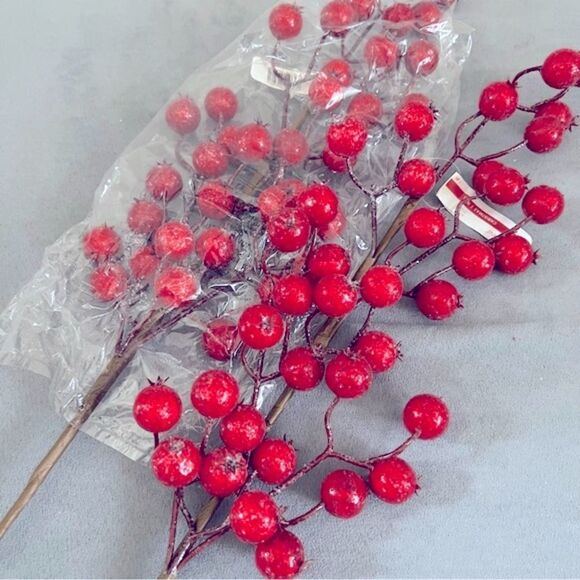 Ashland Set of Christmas Red Berry Stems NWT - Picture 4 of 4